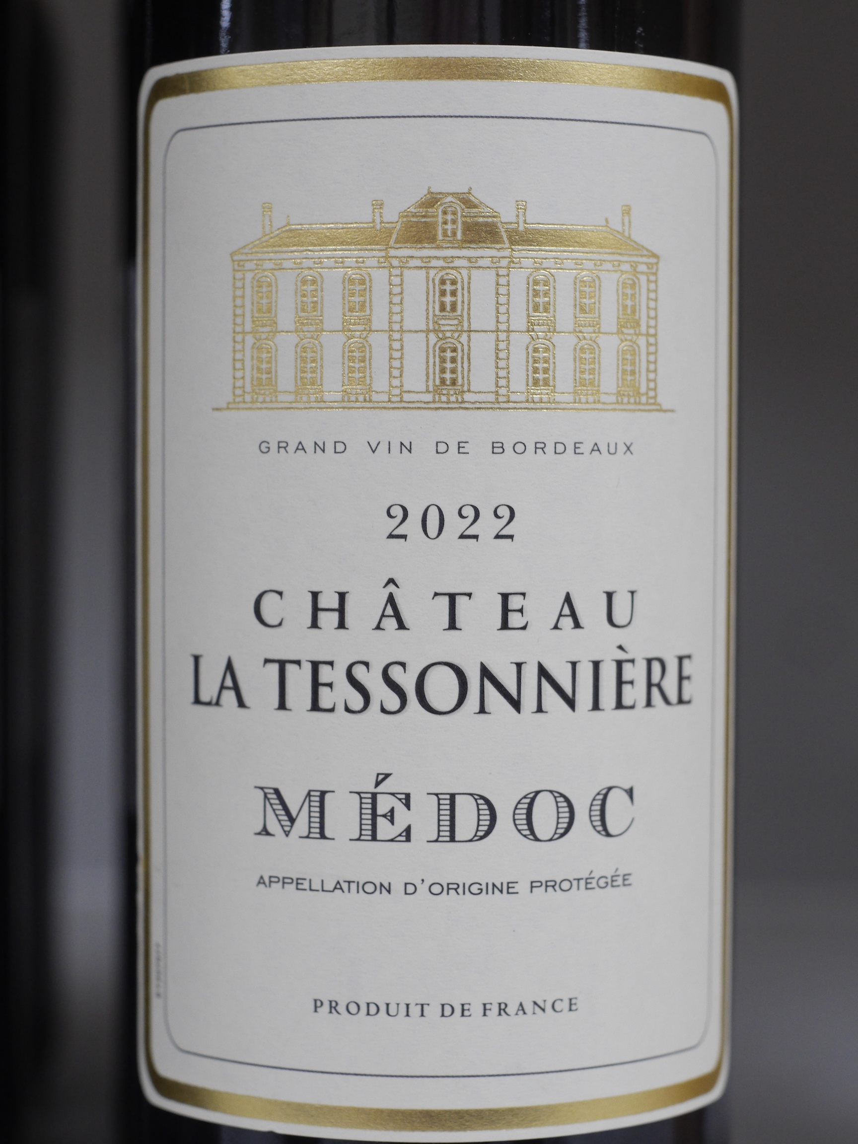 Six bottles of wine to include one bottle of Chateau La Tessonierre 2022 and five bottles of Les Chais De Magellan Bordeaux 2023. Condition - unknown storage, private collection